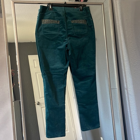 Chicos embellished velveteen Jaggies. 30.5 Goddess Green size 2 - Picture 4 of 8